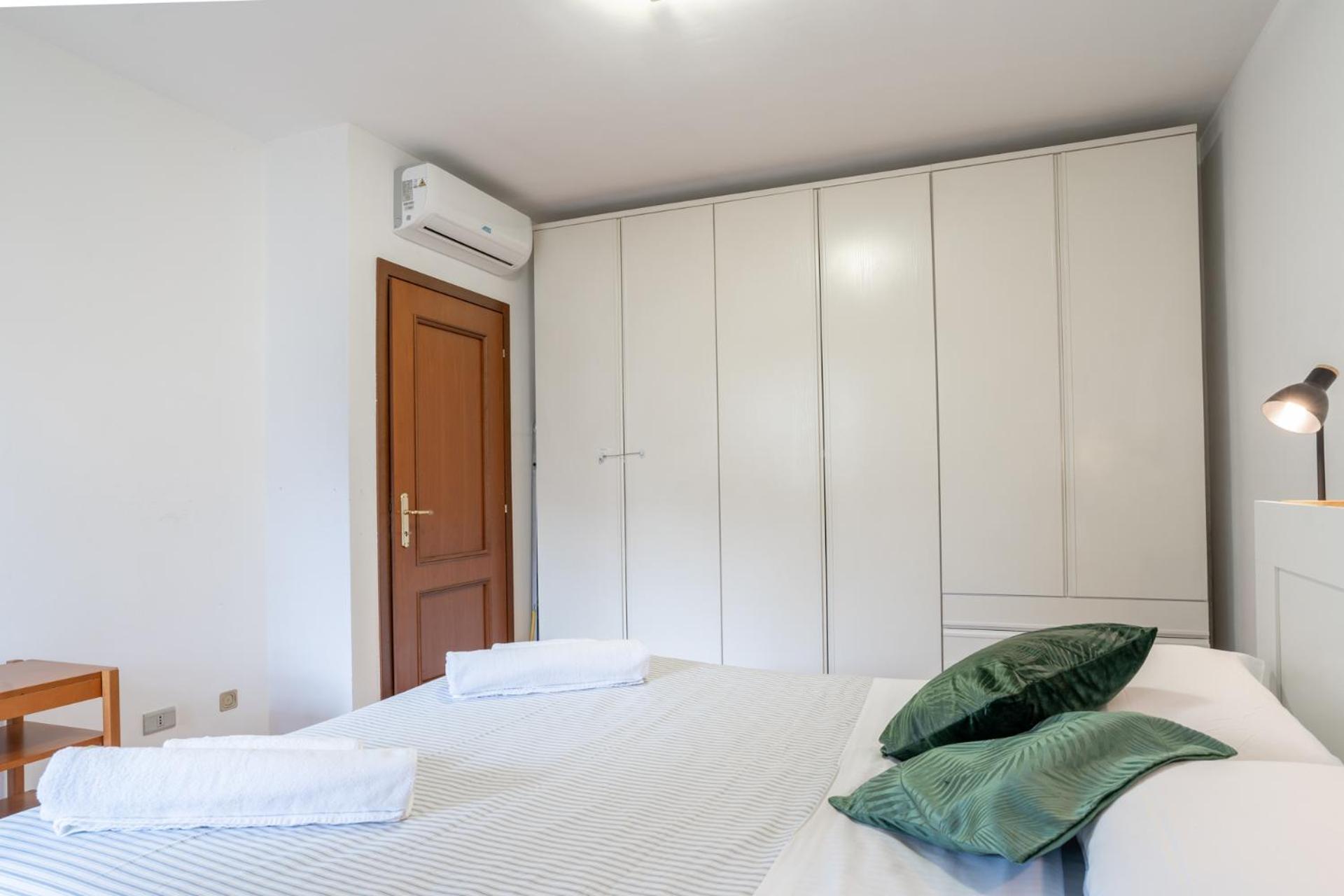Spacious Bright Apartment Near City Center And Como Lake With Air Conditioning Лекко Экстерьер фото