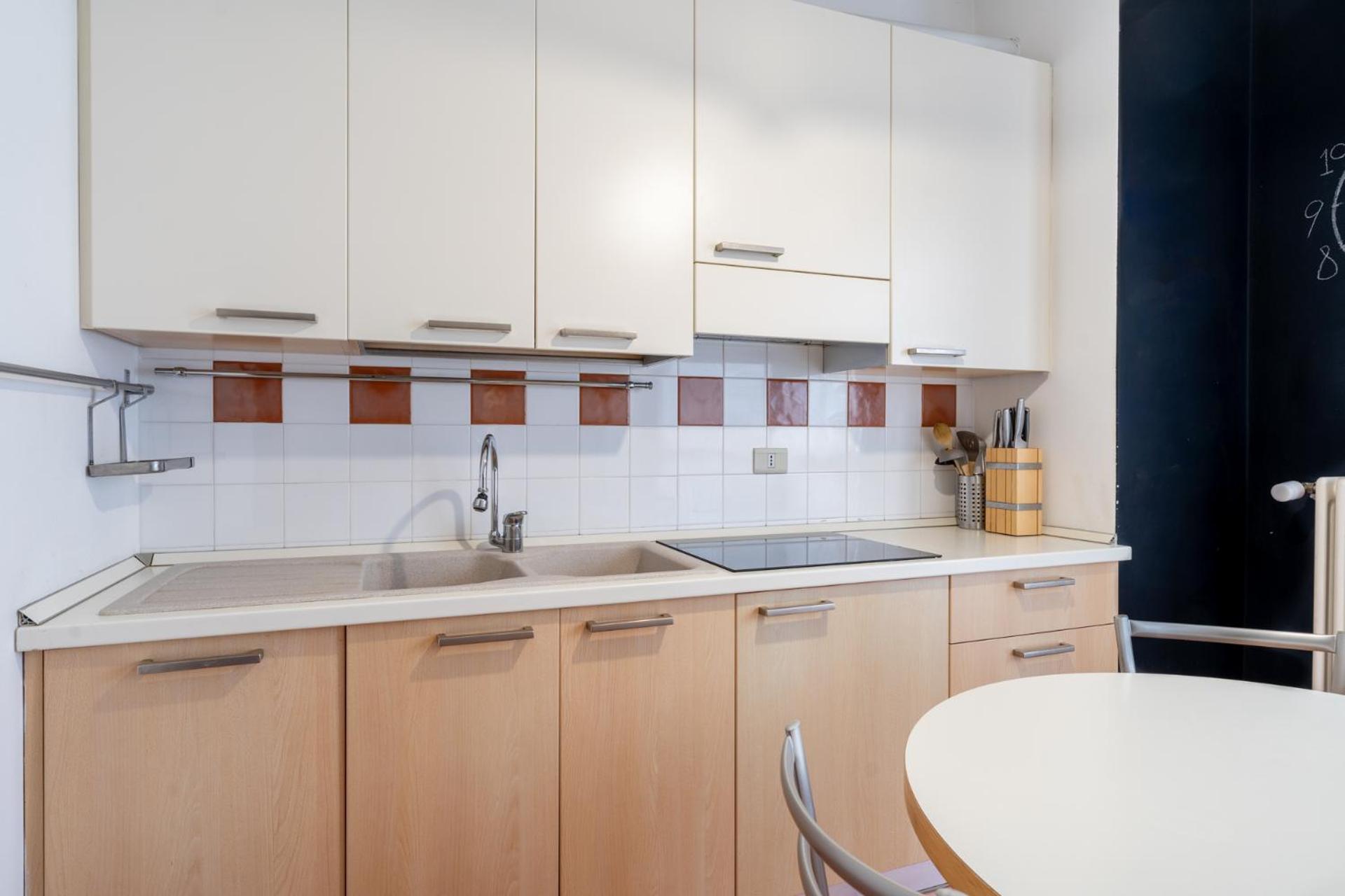 Spacious Bright Apartment Near City Center And Como Lake With Air Conditioning Лекко Экстерьер фото